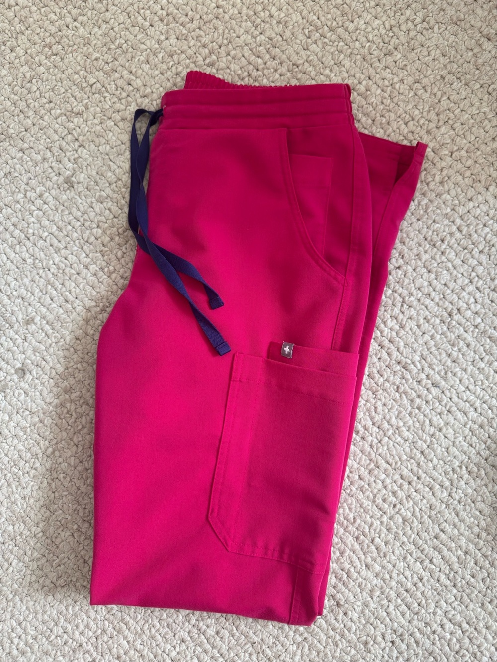 FIGS women’s straight leg scrub pant
